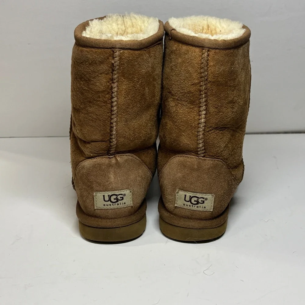 UGG Classic Short Boots Women‎ Size 6 Chestnut Brown Sheepskin Shearling